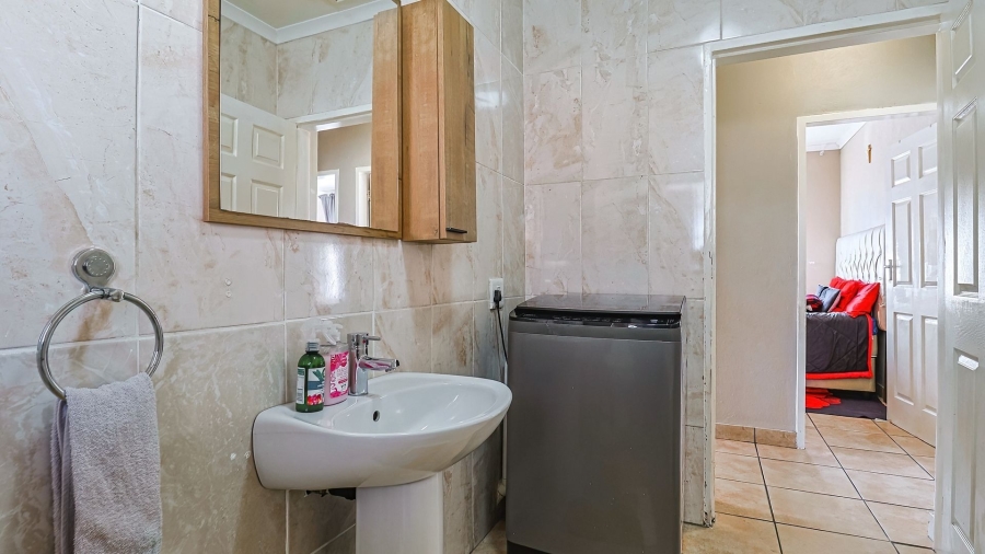 3 Bedroom Property for Sale in Waterkloof East North West